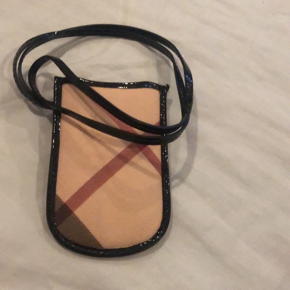 Burberry vintage patent leather phone bag - Picture 2 of 3